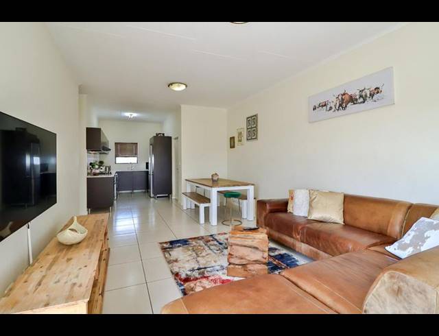 3 BEDROOM APARTMENT FOR SALE IN GREENSTONE HILL